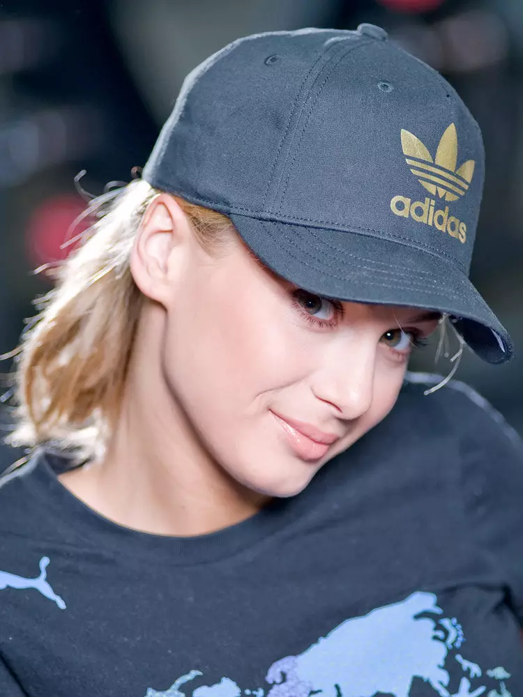 Brand Caps (78 wêneyên): Modelên ji Ralph Lauren Pink Color, Tommy Hilfiger, Nike, Island Island, Adidas, Adidas, adidas, diesel û yên din 15490_22