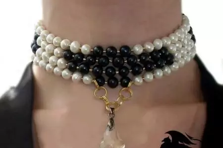 Pearl Beads (72 foto's): Wat om natuerlike swarte pearlmodellen te dragen, lange rivierspearls en multicolored 15506_41