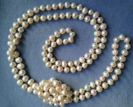 Pearl Beads (72 foto's): Wat om natuerlike swarte pearlmodellen te dragen, lange rivierspearls en multicolored 15506_61