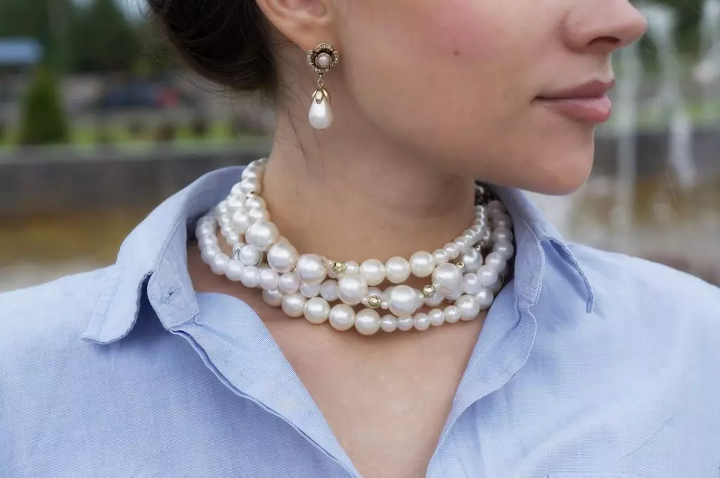 Pearl Beads (72 foto's): Wat om natuerlike swarte pearlmodellen te dragen, lange rivierspearls en multicolored 15506_9