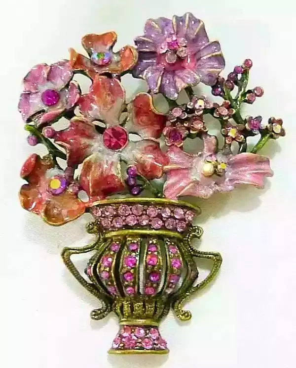 Vintage Brooches (77 mga larawan): Vintage Silver Decorations sa Vintage Style, Antique Brooches with Stones 15522_44