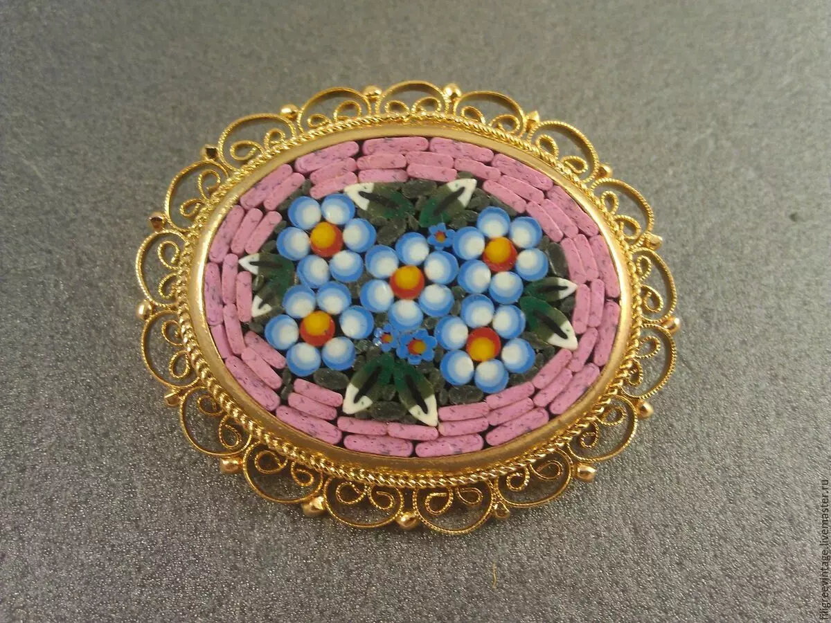 Broche (185 fotos): Como usar modelos de coiro e tecido, broches de moda 2021, así como en forma de flor, ordena e fermosa xoia 15524_72