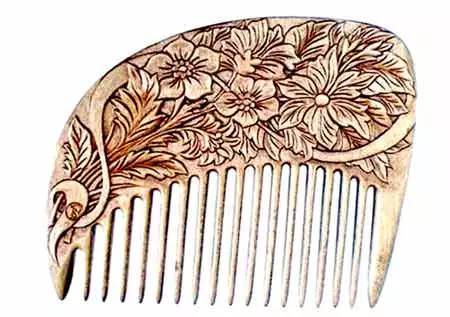 Hairpins (190 புகைப்படங்கள்): கண்ணுக்கு தெரியாத மாதிரிகள், பூச்சிகள், தொப்பிகள் மற்றும் பட்டாம்பூச்சிகள் வடிவத்தில் ஒரு கற்றை முடி மற்றும் பிற இனங்கள் ஐந்து கனசேசி பாணியில் அழகான 15533_37
