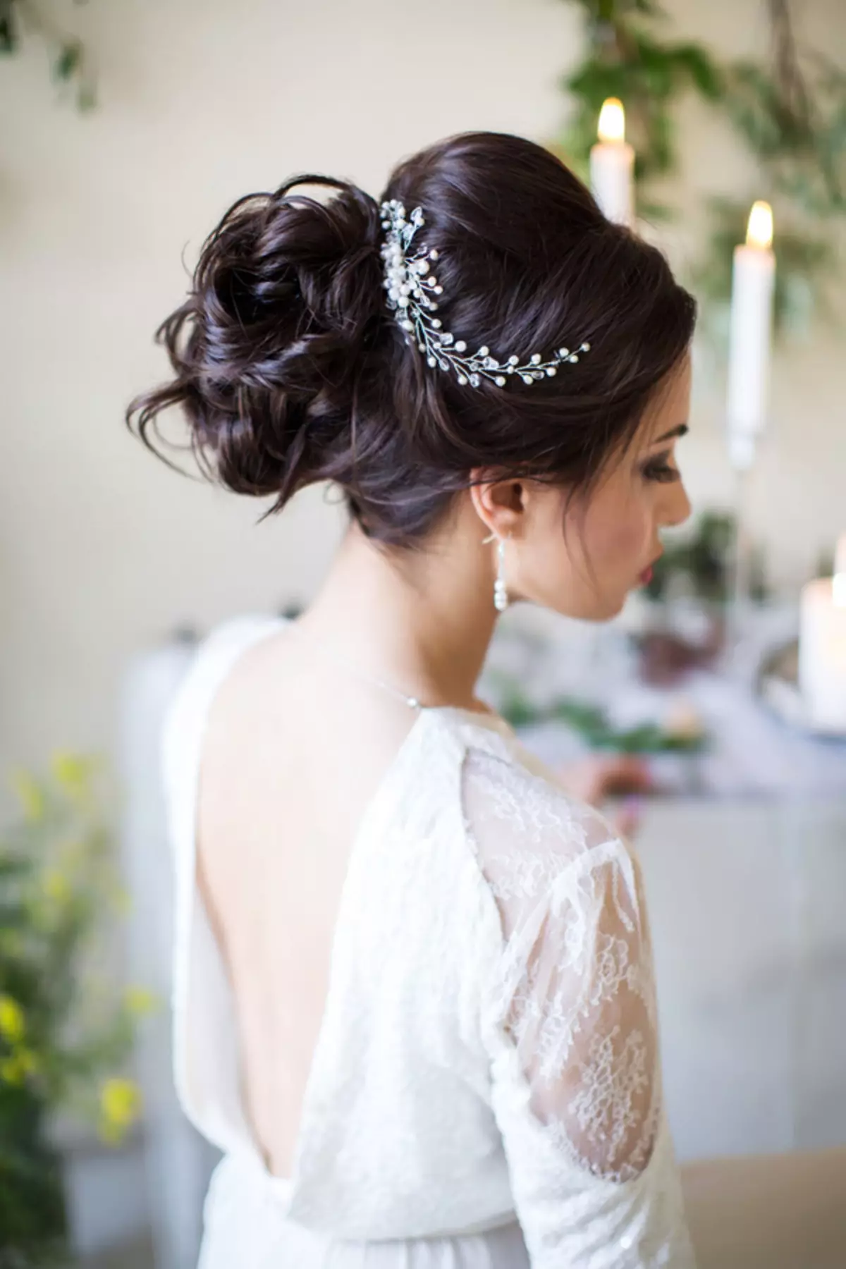 Kasal hairpins para sa buhok (38 mga larawan): Mga modelo ng kasal para sa hairstyles bride mula sa Foamira 15534_19