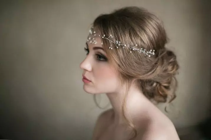 Φουρκέτα για τα μαλλιά (38 φωτογραφίες): Μοντέλα γάμου για Hairstyles Νύφη από το Foamira 15534_28