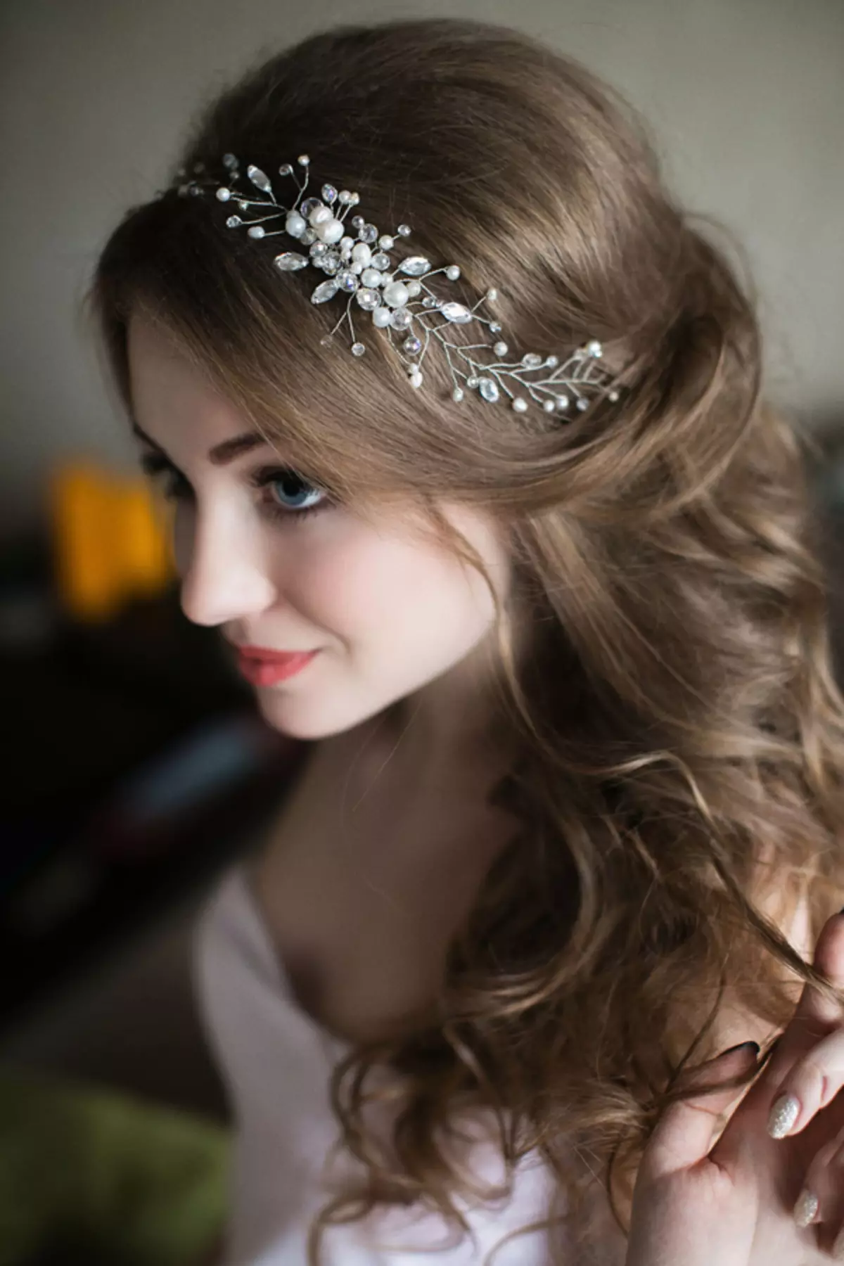 Φουρκέτα για τα μαλλιά (38 φωτογραφίες): Μοντέλα γάμου για Hairstyles Νύφη από το Foamira 15534_29