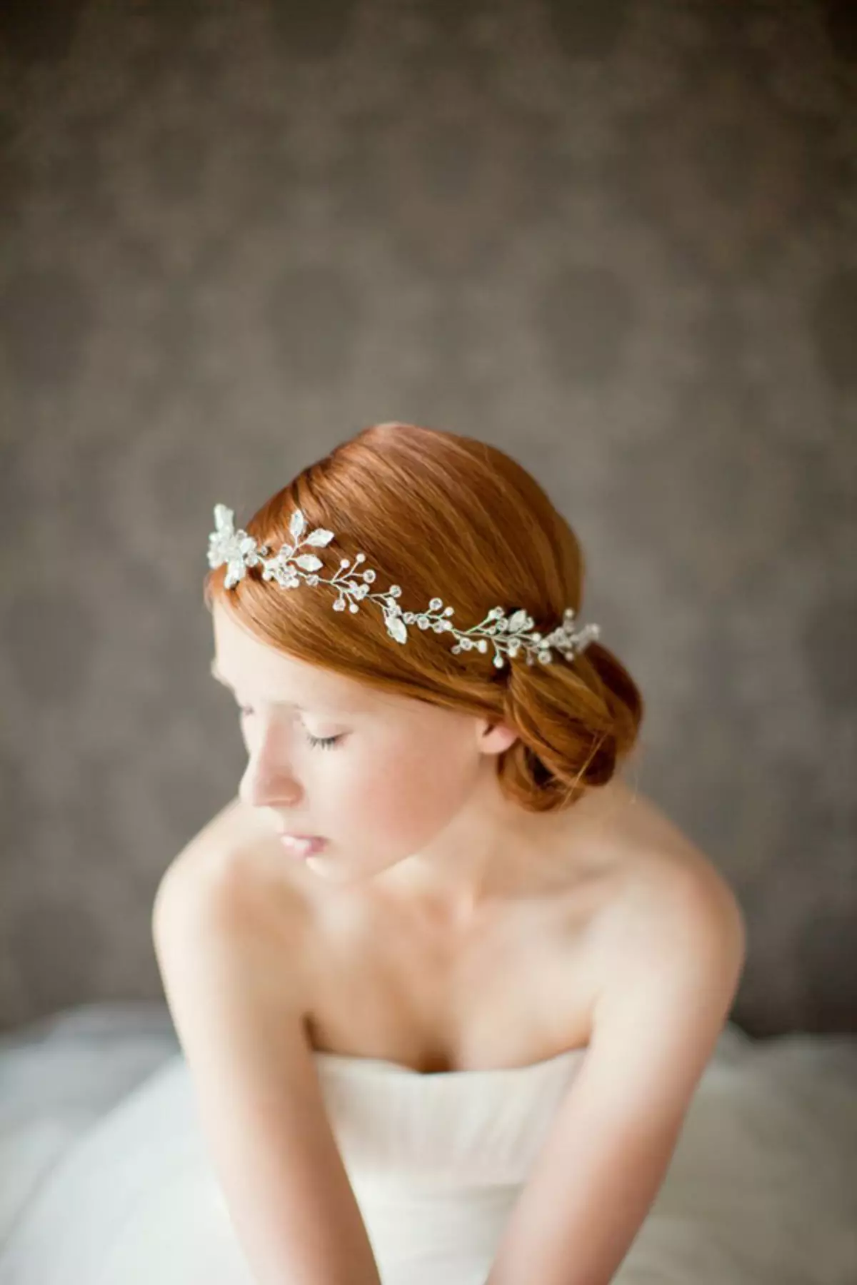 Svatební vlásenky pro vlasy (38 fotek): Svatební modely pro účesy nevěsty z foami 15534_31