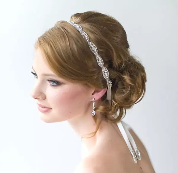 Svatební vlásenky pro vlasy (38 fotek): Svatební modely pro účesy nevěsty z foami 15534_33