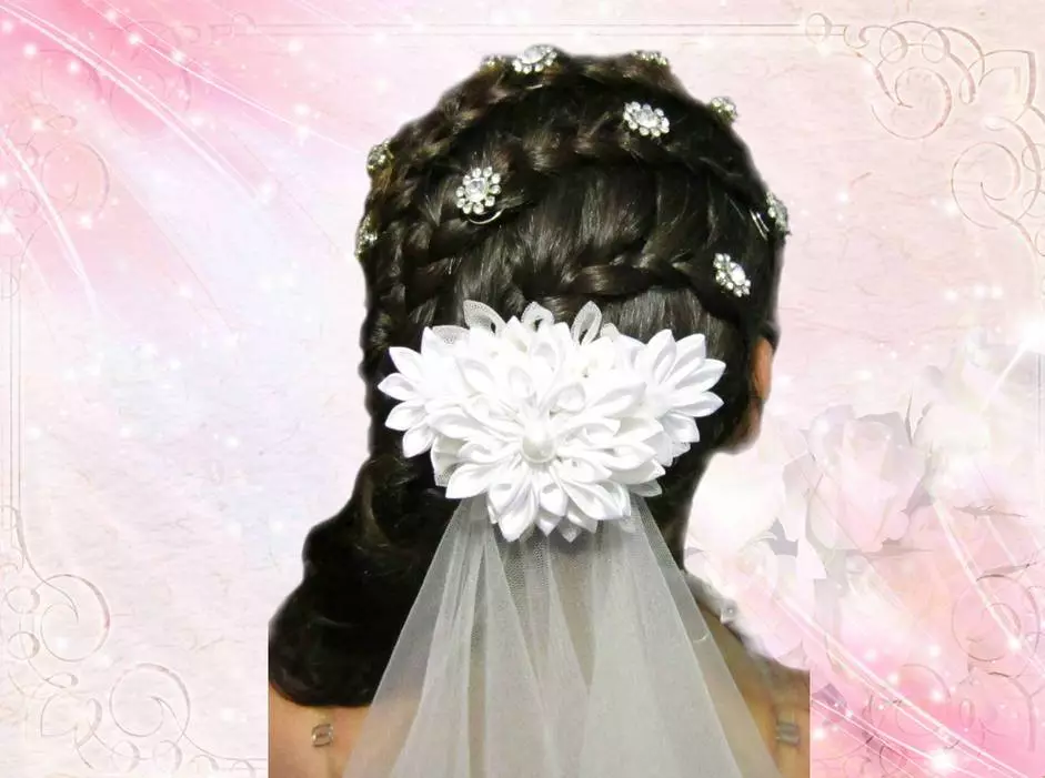 Φουρκέτα για τα μαλλιά (38 φωτογραφίες): Μοντέλα γάμου για Hairstyles Νύφη από το Foamira 15534_36