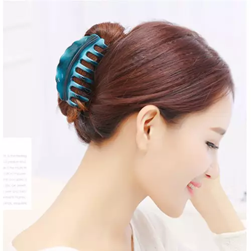 Забрана ракова косе (60 фотографија): Које фризуре се могу постићи са мрежом, од Канзашија, мода на малим роштиљима субастус 15535_23