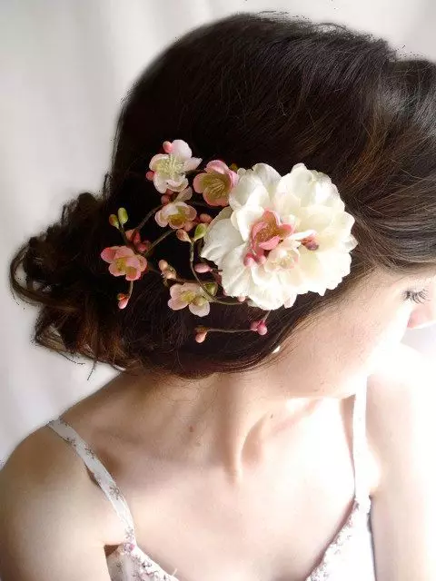 Barring with Flower (78 รูป): รุ่นจาก Foamiran, Hairpins จากผ้า, Kanzashi, ดอกไม้ 15538_14
