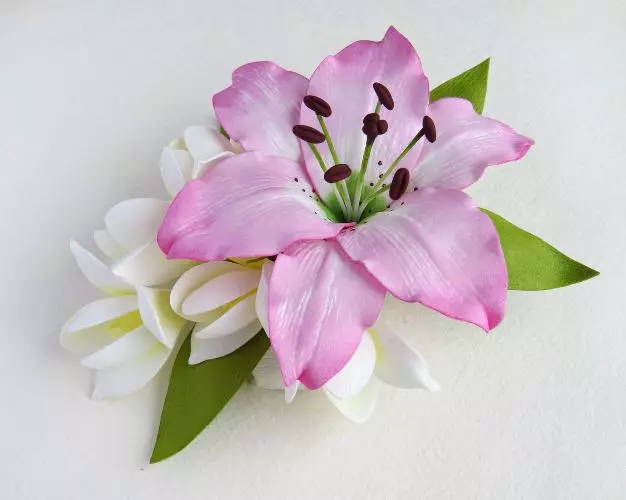 Barring with Flower (78 รูป): รุ่นจาก Foamiran, Hairpins จากผ้า, Kanzashi, ดอกไม้ 15538_50
