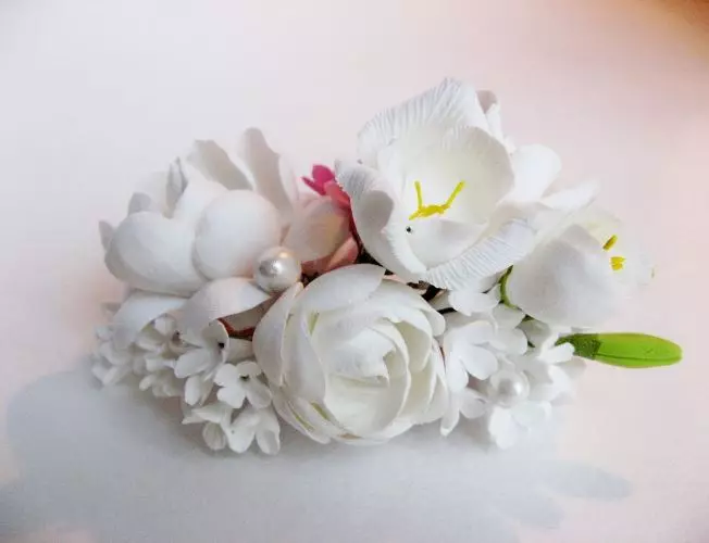 Barring with Flower (78 รูป): รุ่นจาก Foamiran, Hairpins จากผ้า, Kanzashi, ดอกไม้ 15538_56