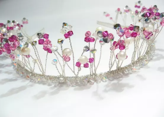 rimp與皇冠（46張照片）：女孩的kanzashi模型，來自泡沫的泡沫或蜂師公主的貝塞爾 15541_14