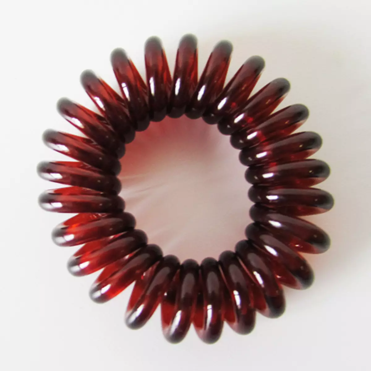 Capelli senza gomma (70 foto): modelli in silicone di a spirale invisibobbobboli, come usare, recensioni 15545_25