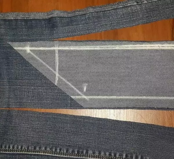 Ba lô từ quần jean bằng tay của riêng bạn (79 ảnh): Các mẫu và lớp chính, làm thế nào để may bàn tay của chính bạn 15576_61