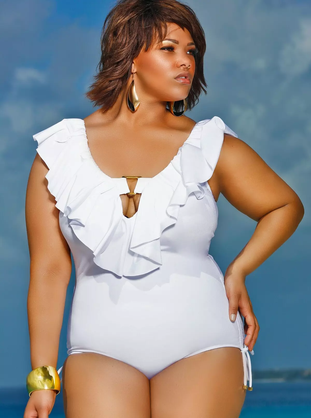 White Swimsuit (73 사진) : 아름다운 여성 모델, 항아리 화이트 버블 수영복, 폴카 도트 모델 1557_15