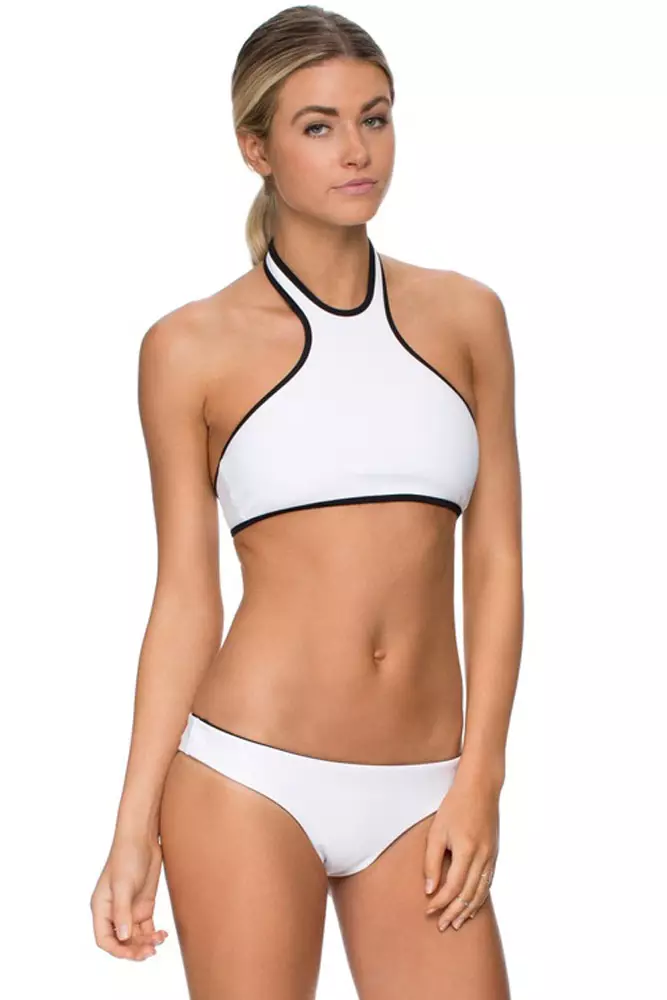 White Swimsuit (73 foto's): Pragtige vroulike modelle, jar-wit borrel swembroek, polka dot modelle 1557_23