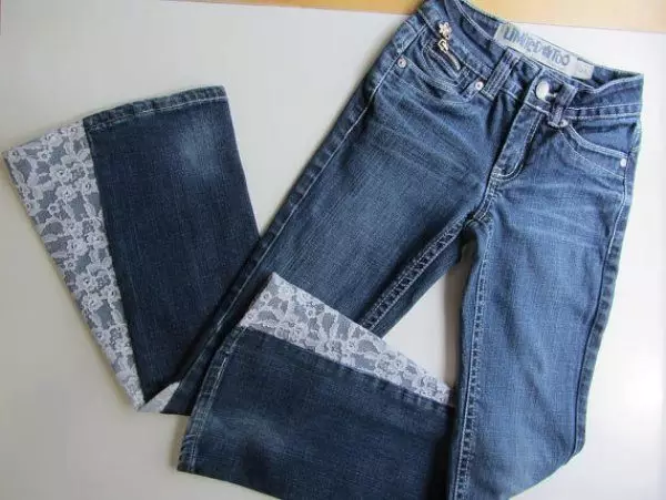 Hoe jeans met je eigen handen thuis te versieren (105 foto's): kant, kralen, steentjes 15580_26