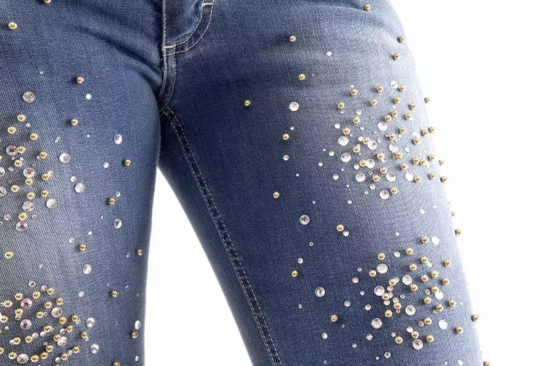 How to decorate jeans with your own hands at home (105 photos): lace, beads, rhinestones 15580_52
