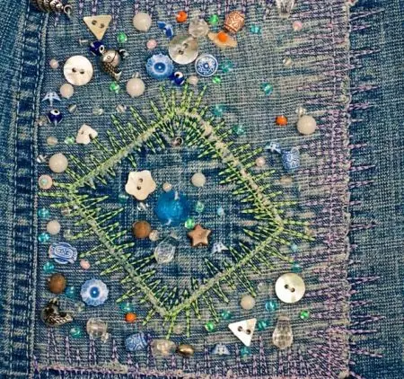 Како украсити фармерке својим рукама код куће (105 фотографија): чипка, перлице, рхинестонес 15580_65