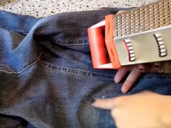 Cómo decorar los jeans con sus propias manos en casa (105 fotos): encaje, cuentas, pedrería 15580_88