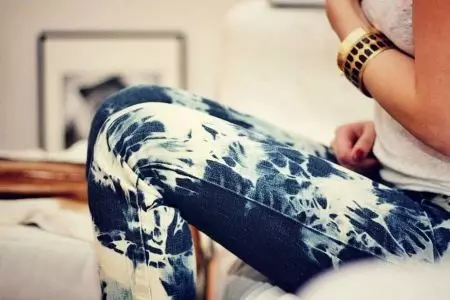 Wie man Jeans mit deinen eigenen Händen zu Hause dekorieren (105 Fotos): Spitze, Perlen, Strasssteine 15580_90