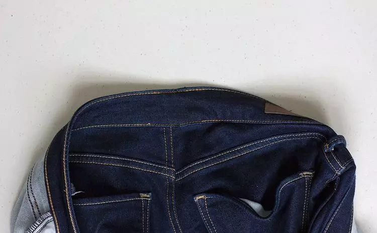 Kumaha ngaput jeans dina cangkéng atanapi ngadamel ukuran kirang: Kumaha ngirangan dina hips 15584_20