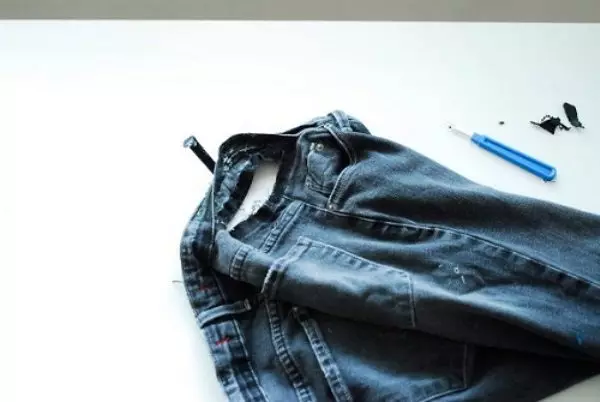 Cara menjahit celana jeans di pinggang atau membuat ukuran kurang: bagaimana mengurangi di pinggul 15584_26