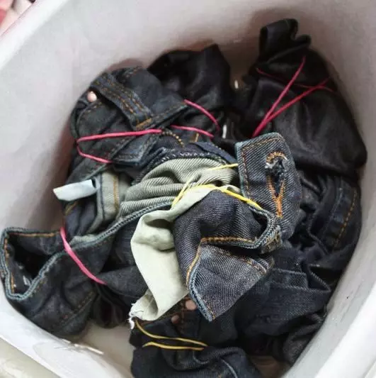 Ako urobiť škrabanie na džínsy doma s vlastnými rukami (32 fotografií) 15585_26