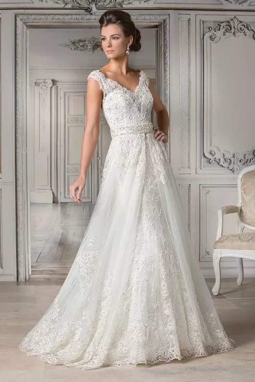 لباس عروسی با تسمه زیبا