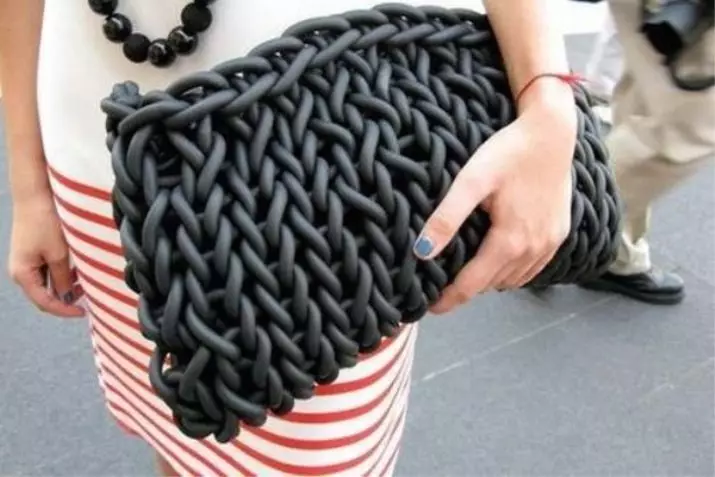 Плетени кеси за предиво (75 фотографии): Како да ги врзувате иглите за кружен модел од лента, господарска класа 15627_72