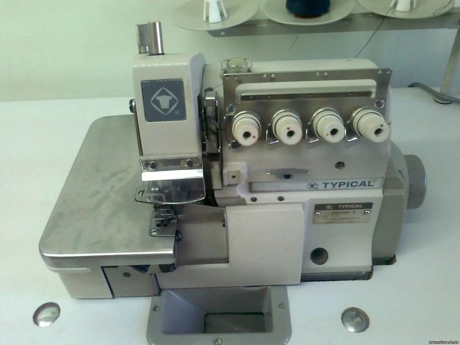 Машине за шивење и типично оверлоцкс: Модели машине за столом, ДН 794 и других. Шапе за машинско, наставе 15672_16