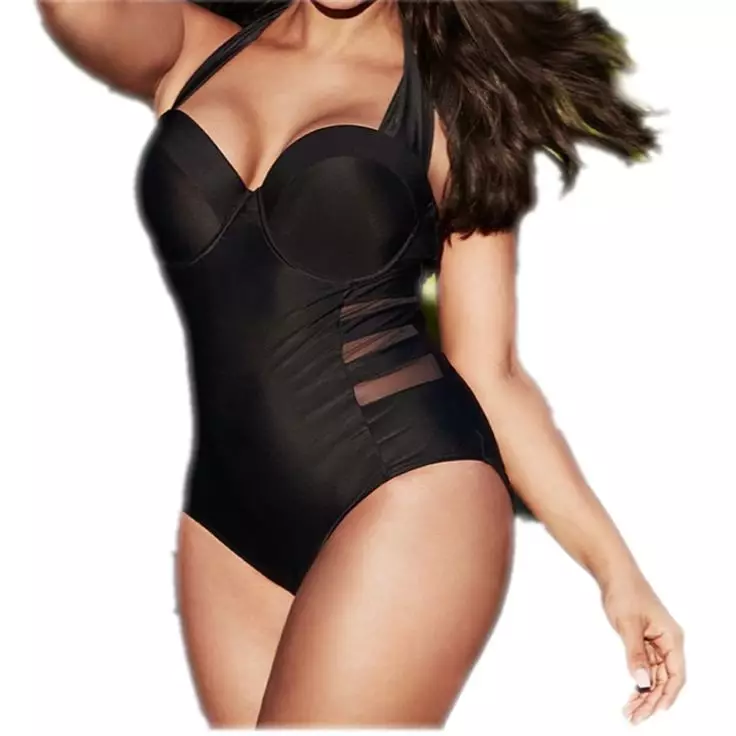 Swimsuit Black (80 fotos): Fusión e modelos separados, cores opcionais, traxe de baño pechado, tendencias de moda 2021 1567_26