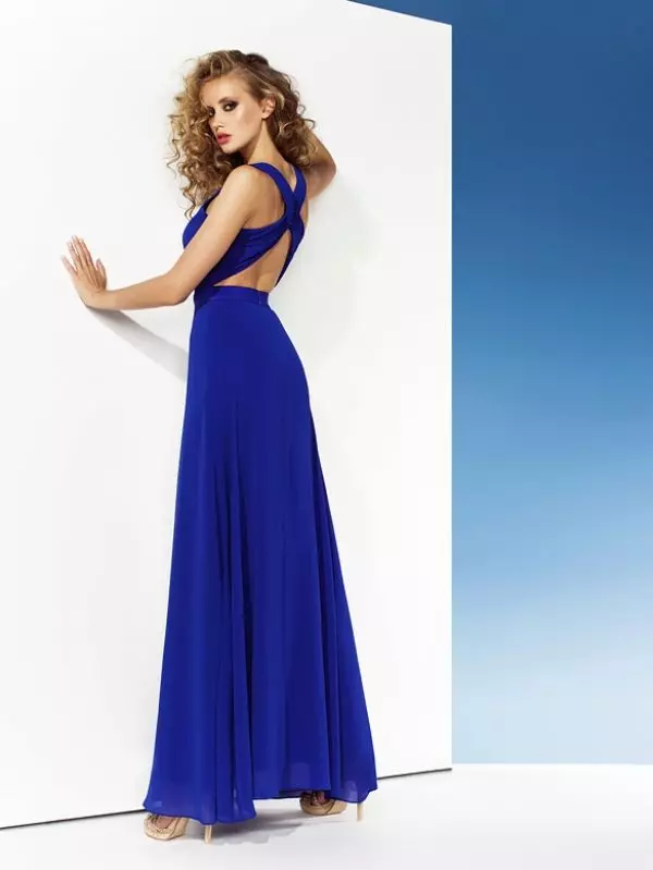 Gaun malam seksi dengan bukaan biru