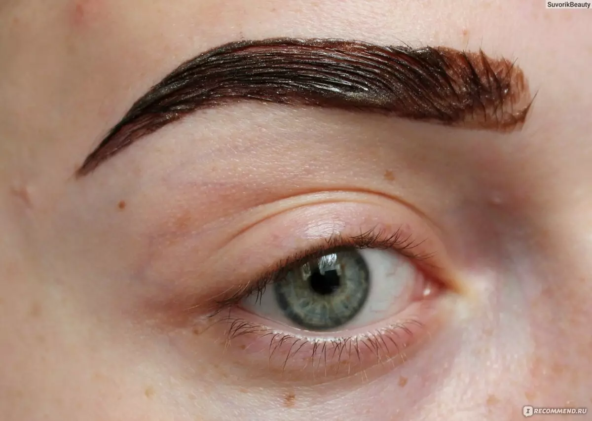 Eyebrows para sa isang round mukha (39 mga larawan): Ano ang isang form ay perpekto, magandang halimbawa 15734_26
