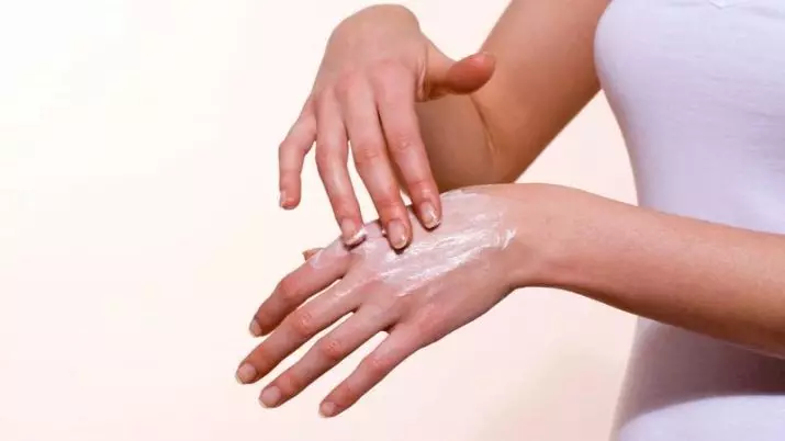 Terapi paraffin kadhemen kanggo tangan (24 foto): Apa lan carane nggunakake paraffin ing omah, ulasan 15781_2