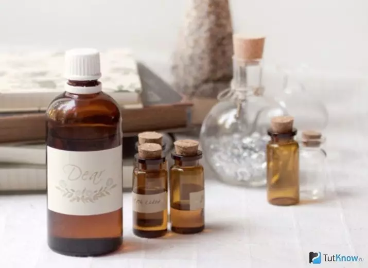 Como fazer perfume de óleos essenciais em casa? Receita para cozinhar com as mãos naturais 15845_6