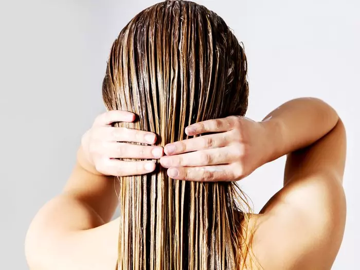 Drevo za lase Olje: priporočila za uporabo eteričnih oljnih mask in šamponov, uporaba prhljaja, pregledov 15850_18
