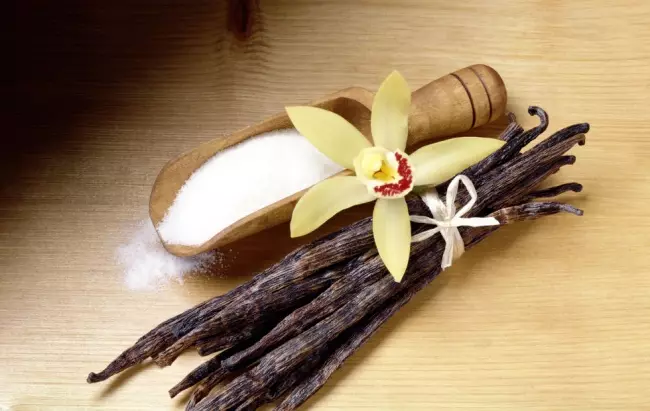Vanilla importante nga lana: kabtangan ug paggamit sa vanilla buhok lana, reviews 15852_6