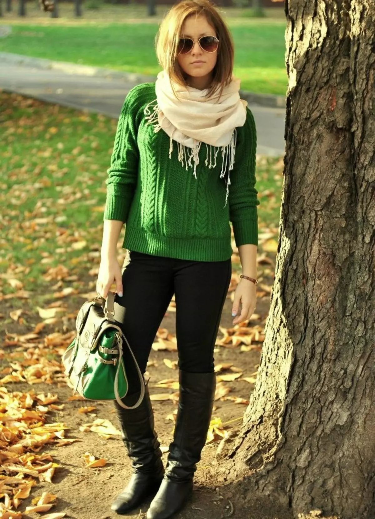 Образ с зеленым свитером