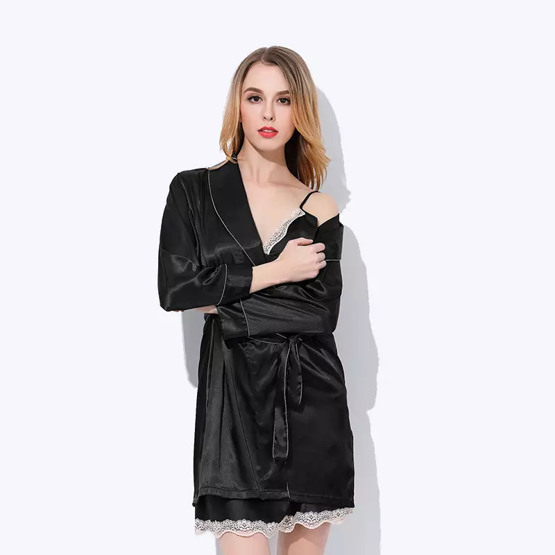 Bathrobe Sutra Hitam (24 Foto): Model dan Renda Panjang Wanita 1588_21