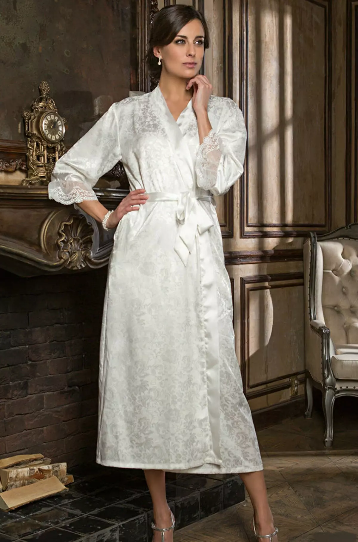Albornoz de seda blanco (21 fotos): modelos de mujer para la novia y para todos los días 1589_13