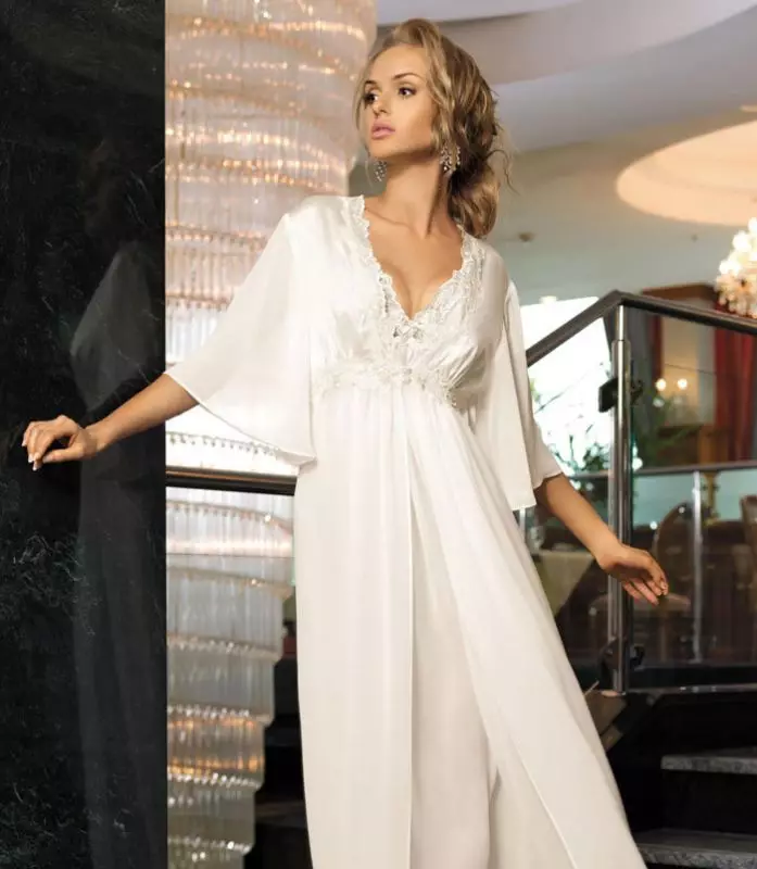 White silk saa ahụ (21 foto): Modelsdị ụmụ nwanyị maka nwanyị a na-alụ ọhụrụ na kwa ụbọchị 1589_14