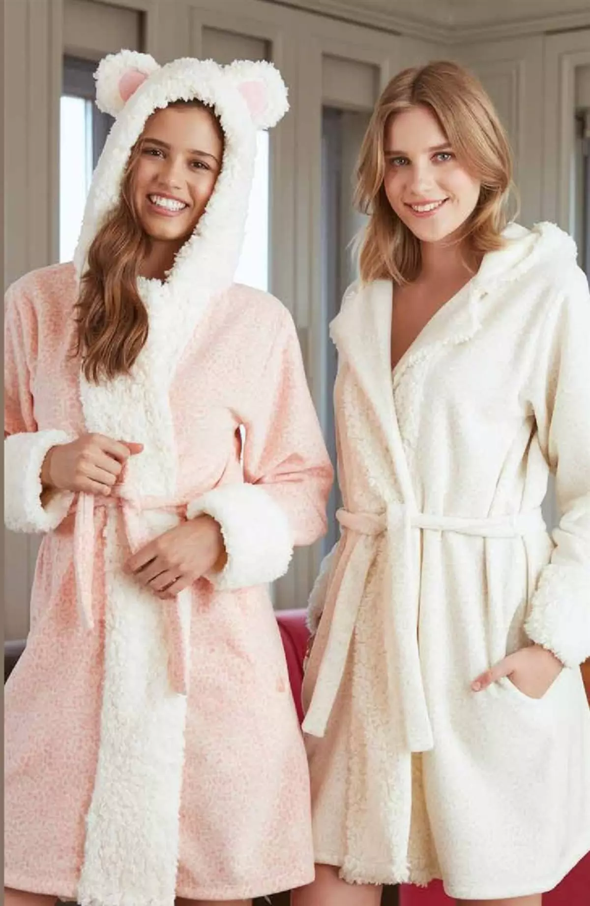 Women's terry robe with a hood (25 photos): Long bath and bathrooms on zipper and with ears 1592_14