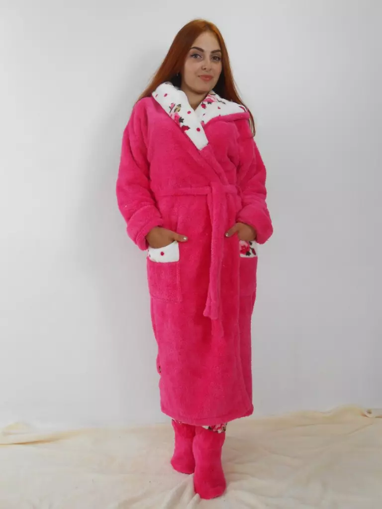 Women's terry robe with a hood (25 photos): Long bath and bathrooms on zipper and with ears 1592_16