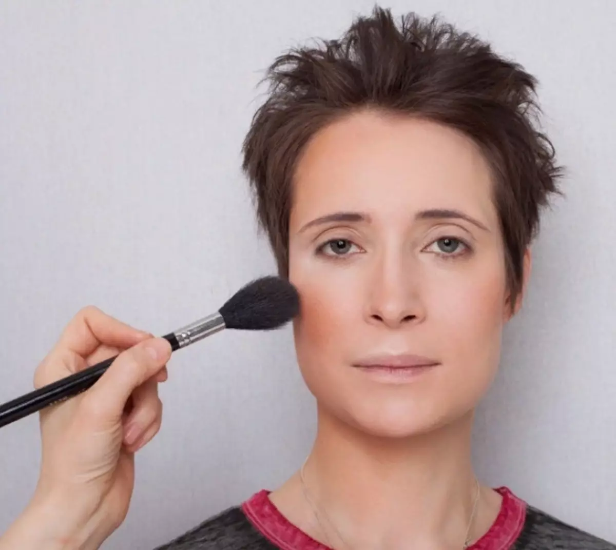 Makeup efter 40 år (60 fotos): foryngende for kvinder for hver dag og alder korrekt aften makeup. Hvordan til at træde dem op for at gøre dem derhjemme? 16008_18