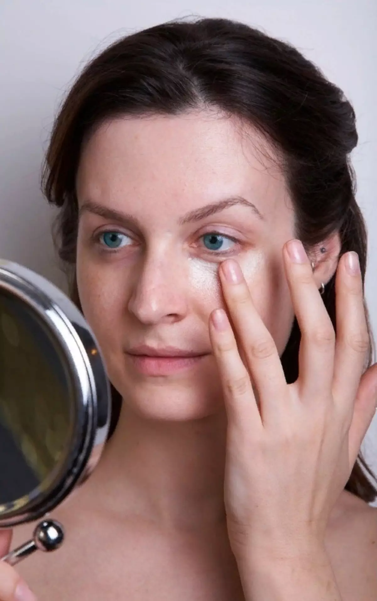 Maquillaxe despois de 40 anos (60 fotos): rejuvenescer para as mulleres por cada día e unha idade correcta maquillaxe á noite. Como sobre-los para facelos na casa? 16008_43