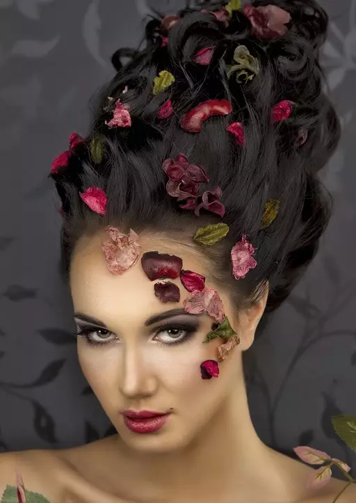 Шминка со цвеќиња: Прекрасен цветни Meikap на лица чекор по чекор, најдобрите опции и карактеристики 16009_10