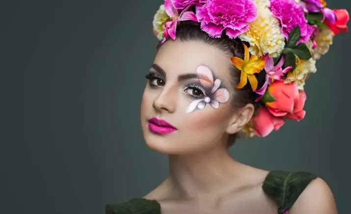 Make-up met bloemen: mooie bloemen meikap op gezichten Stap voor stap, de beste opties en functies 16009_5